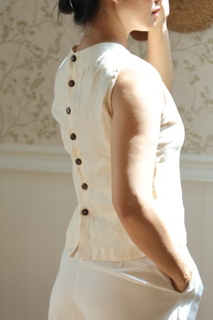 Womens Rear Button No Sleave Top